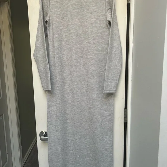 Aritzia Light Gray Long Sleeve Dress Soft-brushed jersey maxi dress size Large - Picture 2 of 8
